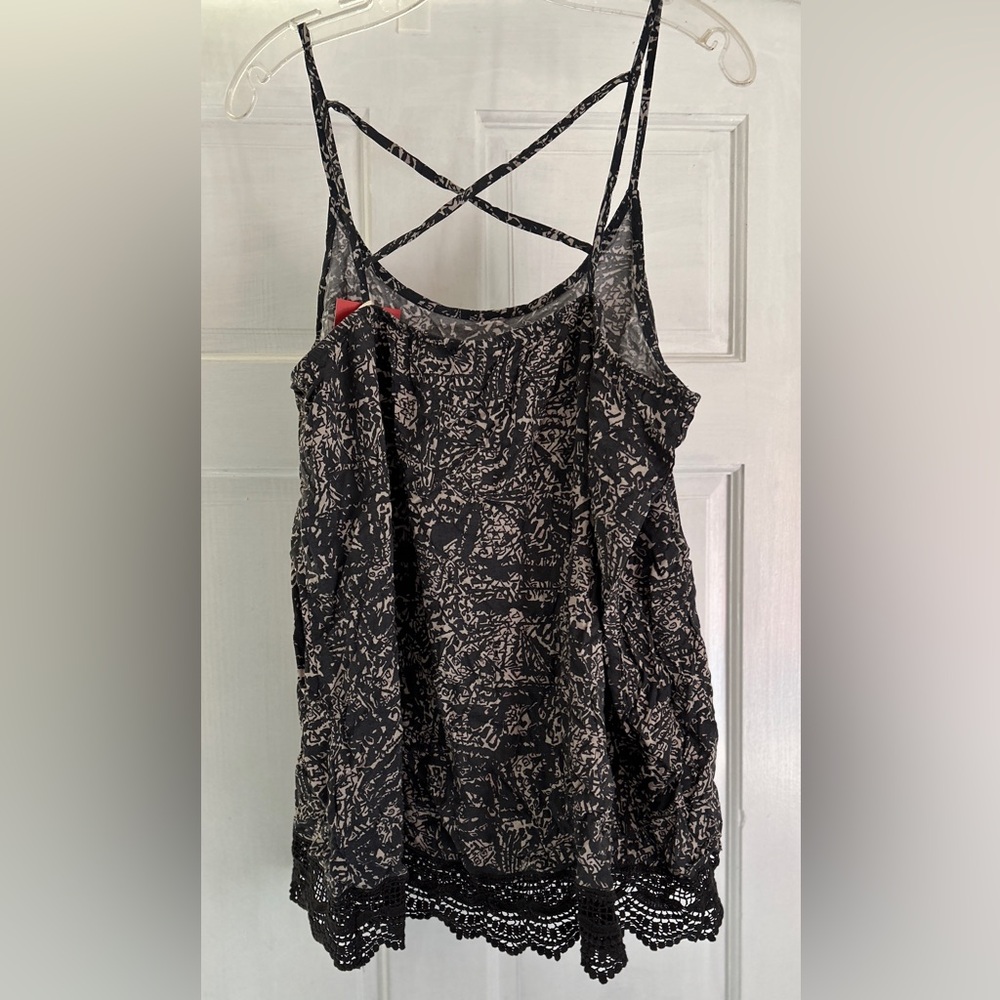 NEW MOSSIMO TOP